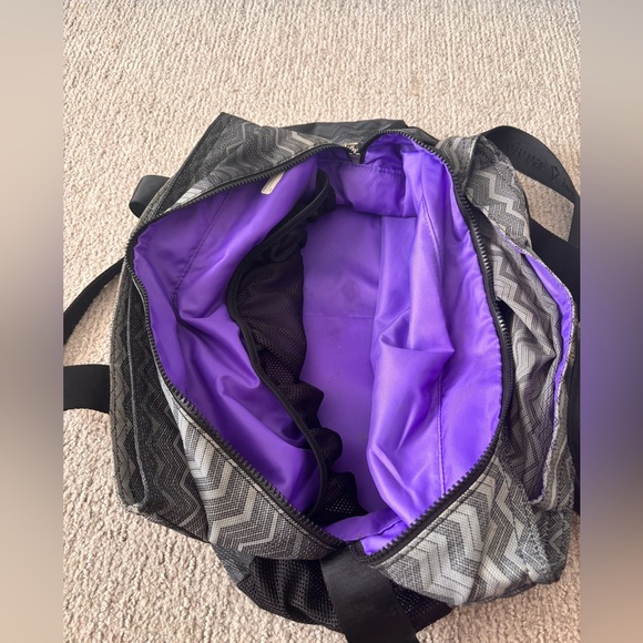 Ivivva “So on pointe duffer bag” dance bag - Picture 2 of 5